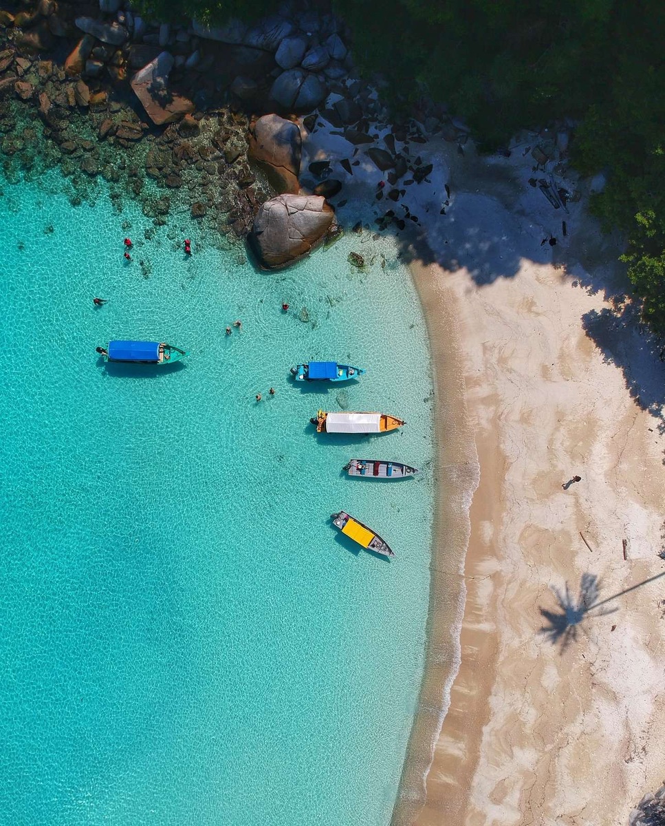 Pracovné cesty a turistika: porovnanie poistného krytia a výluk